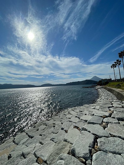 指宿 池田湖 開聞岳 青空 スマホカメラ部 iPhone撮影 いぶスキ 写真 風景写真 鹿児島