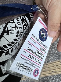 事前に配られた入場パスです。暑い中、アブラーズのマネージャーさんがビル入り口に机を出してほぼお一人で対応されてました。お疲れ様です‼️