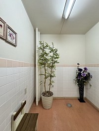 どこだと思う？今日行った病院のお手洗い🚽今まで行ったお手洗いの中で、1番広くて綺麗でした！